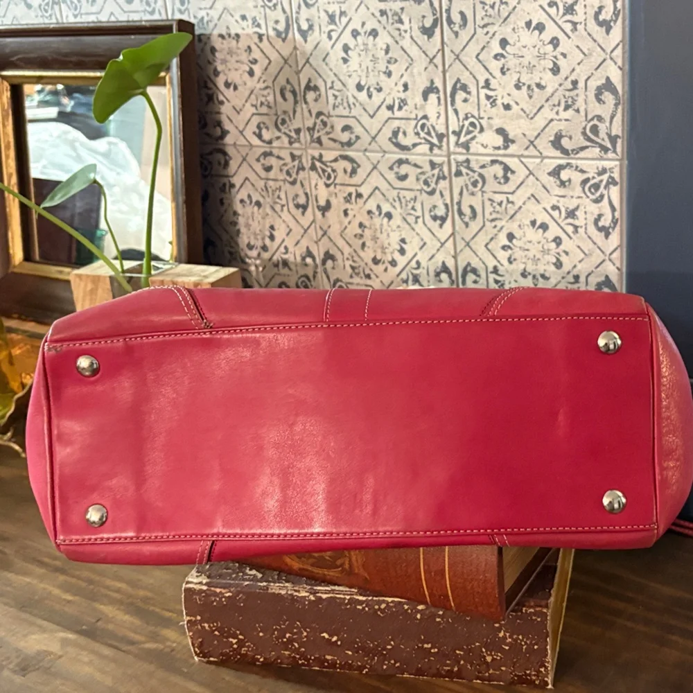 Coach Red Floral Leather Shoulder Bag Customized design by Artist Schatz. - Picture 6 of 9